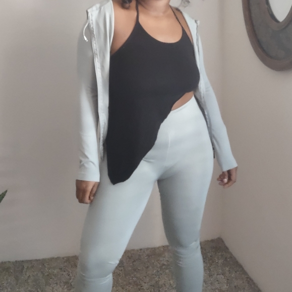 Sweatsuit set - Picture 2 of 4